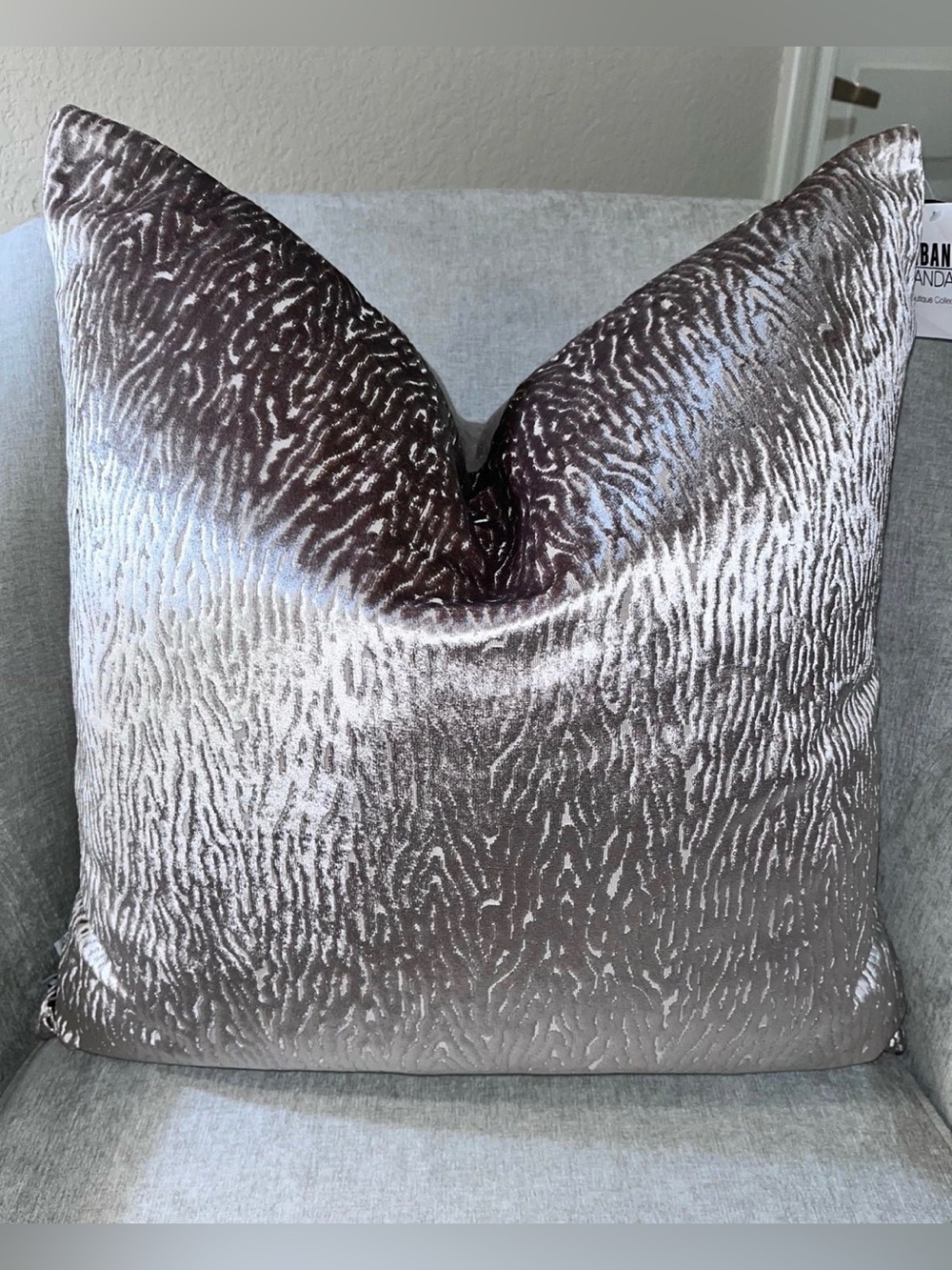 1-NWT URBAN STANDARDS DECORATIVE LUXURY CUT
VELVET PILLOW